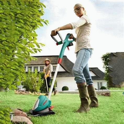 Выбираем лучший бензиновый триммер для покоса травы на даче и возле дома